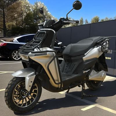 2024 Factory Direct Motocicleta Electrica 72V 2000w adult electric scooter Electric Motorcycle